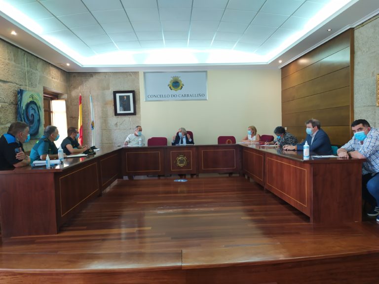 Reunión de la Junta de seguridad en el ayuntamiento para analizar la situación actual y las necesidades de cara al resto do verano
